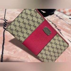 Michael Kors Wristlet